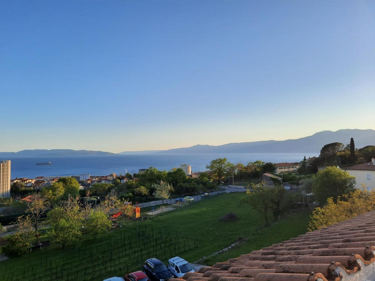 Sea View Later Apartment Rijeka Bagian luar foto
